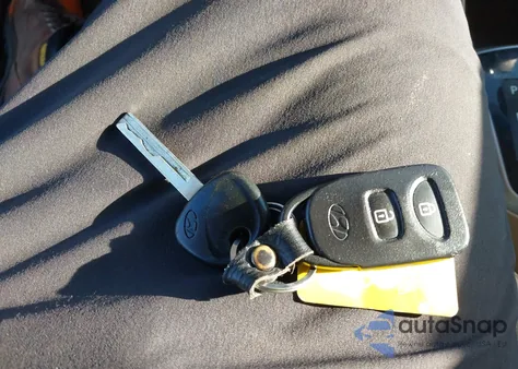 2013 Hyundai Accent Gls из США, поврежденный, VIN KMHCU4AEXDU576787